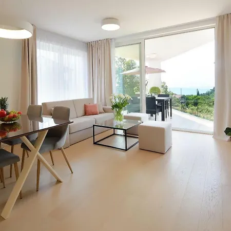 Modern Near The Sea Appartement Ičići